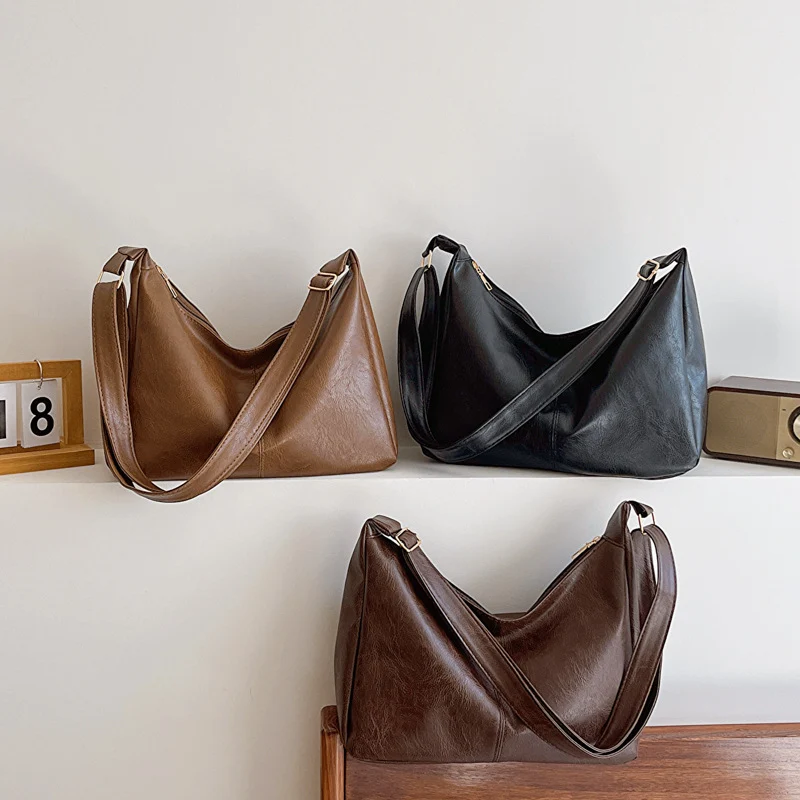 Schlichte lässige Schultertasche