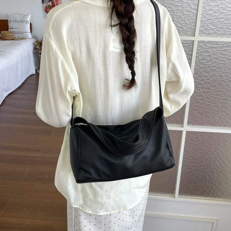 Zeitgenössische Clutch-Tasche