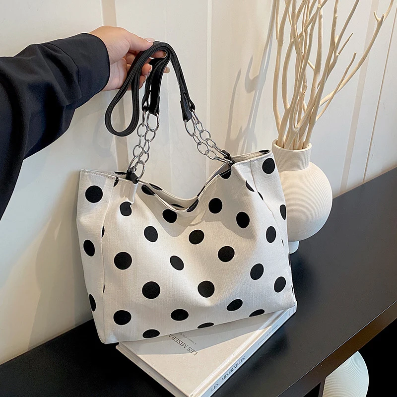 Stylische Punktedotte-Tasche
