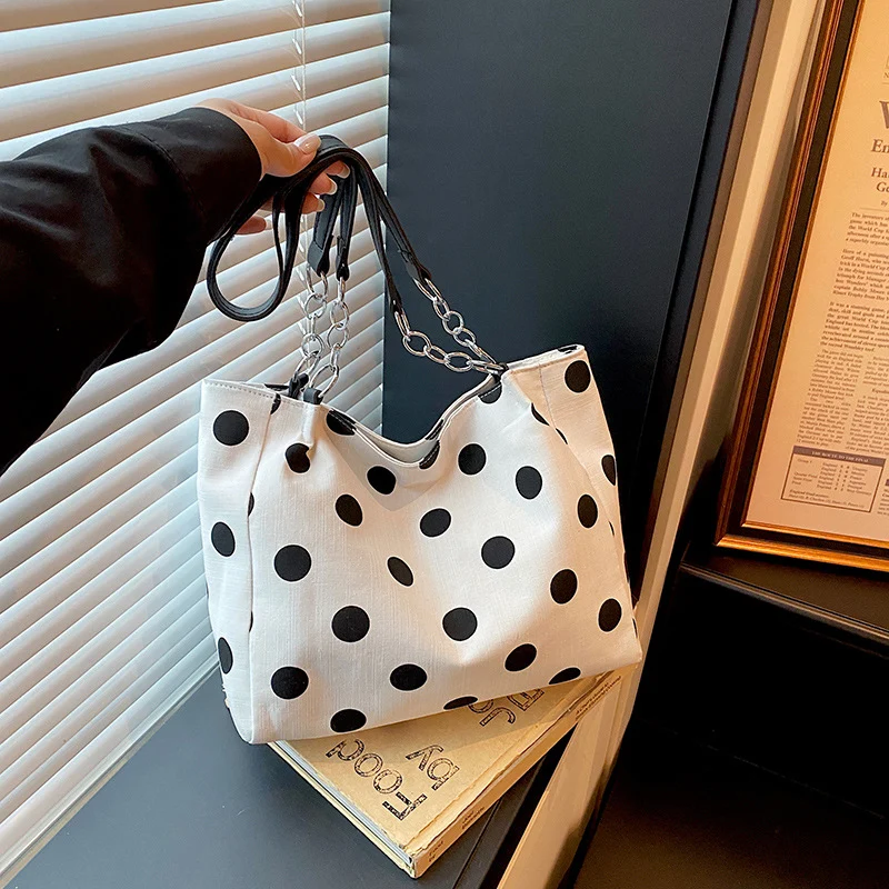 Stylische Punktedotte-Tasche