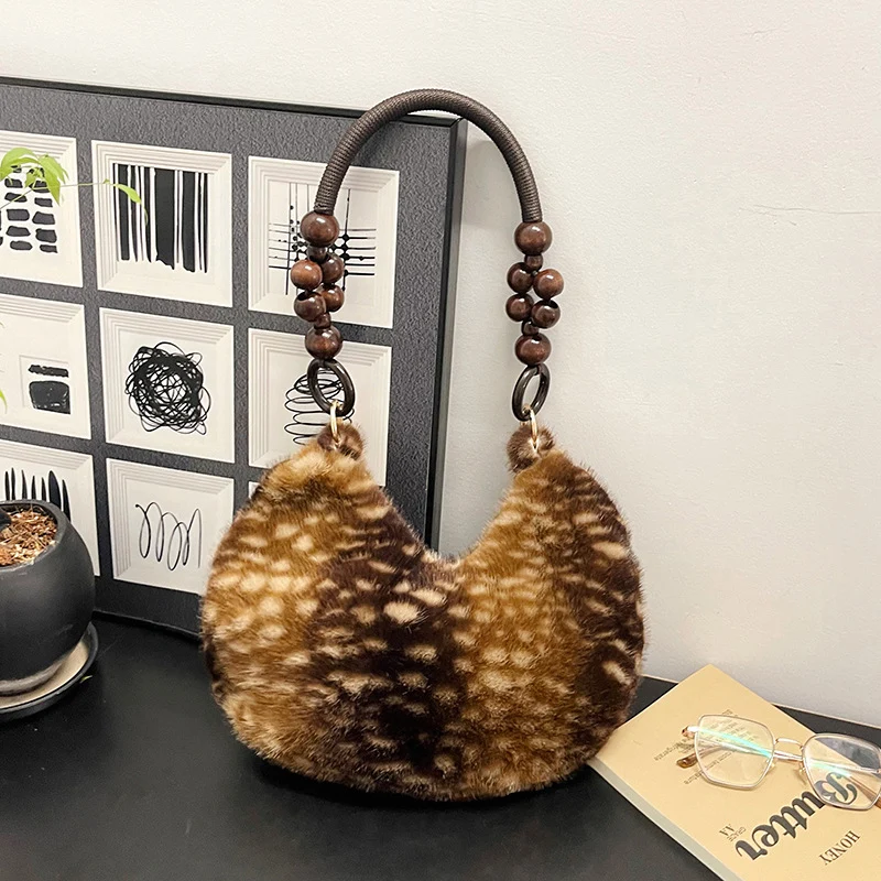 Plüsch-texturierte Handtasche zum Handhalten
