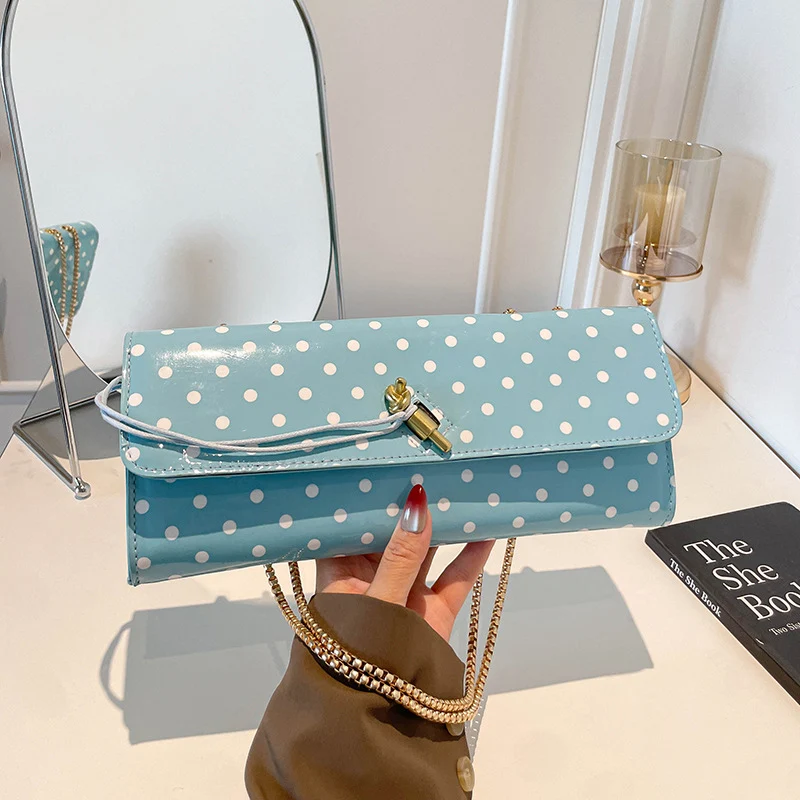 Chice patentierte Leder-Clutch
