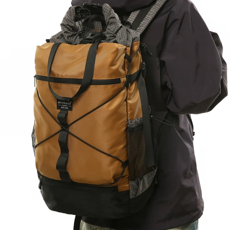 Vielseitiger Roll-Top-Rucksack Karnz