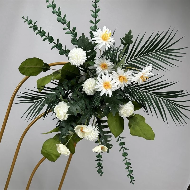 Luxuriöses Faux-Blumen-Mittelstück