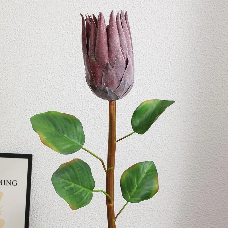 Lebensnahe dekorative Lotusblumenstängel