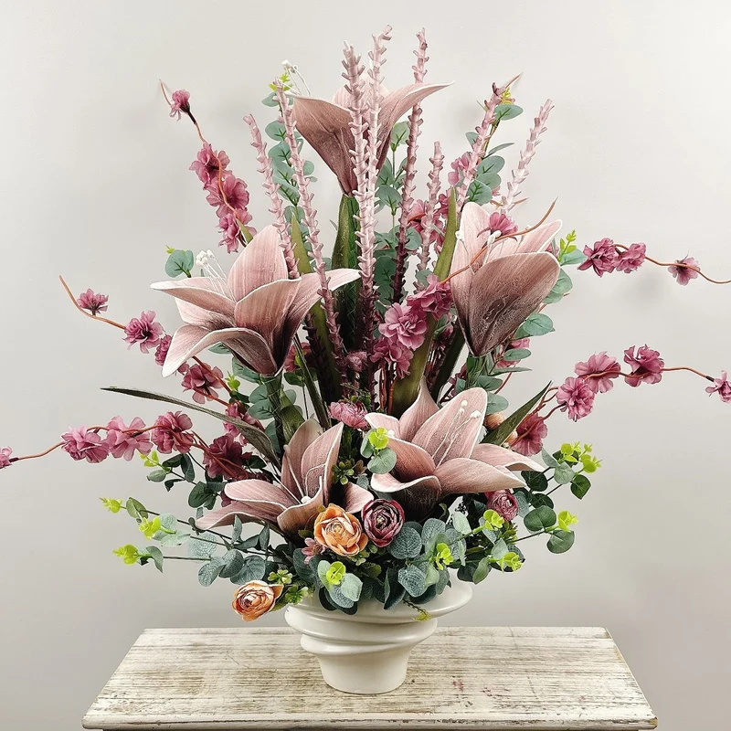 Dekoratives florales Mittelstück Arrangement