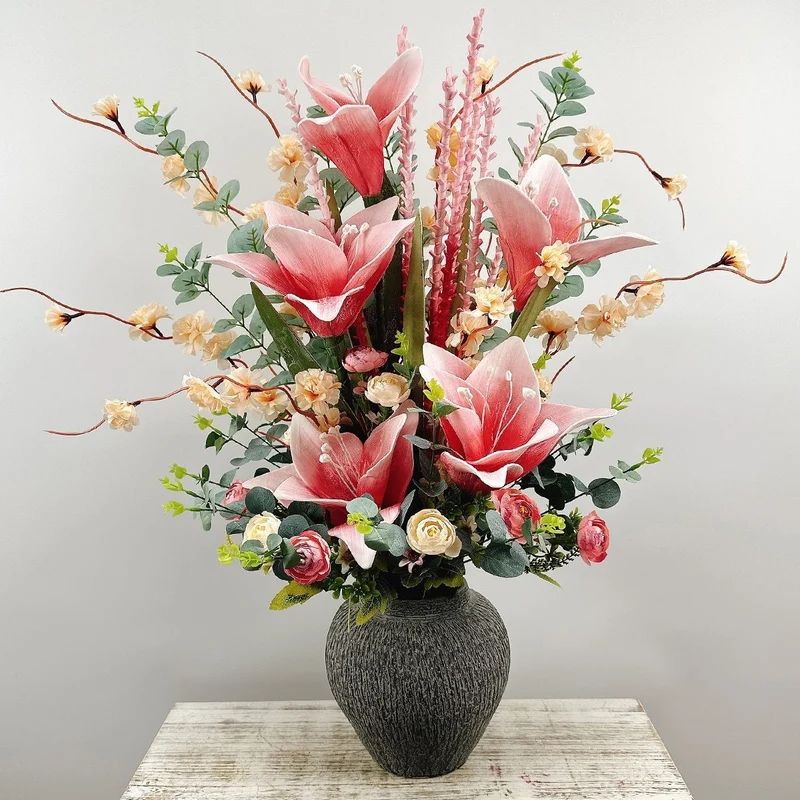 Dekoratives florales Mittelstück Arrangement