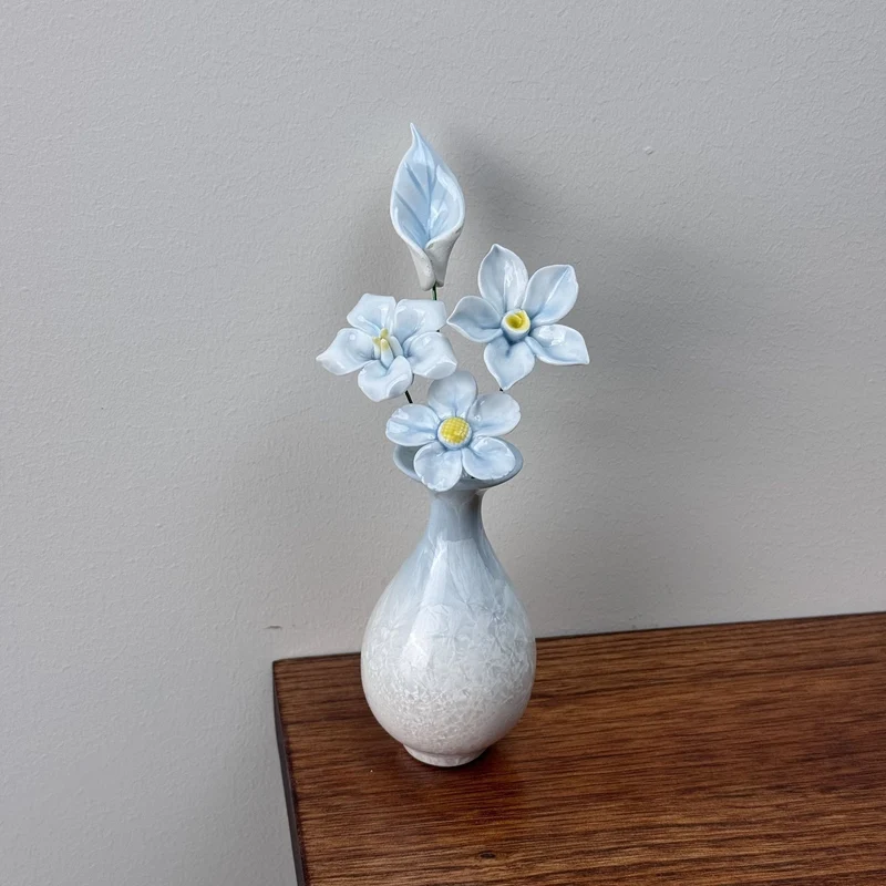 Elegante florale dekorative Vase