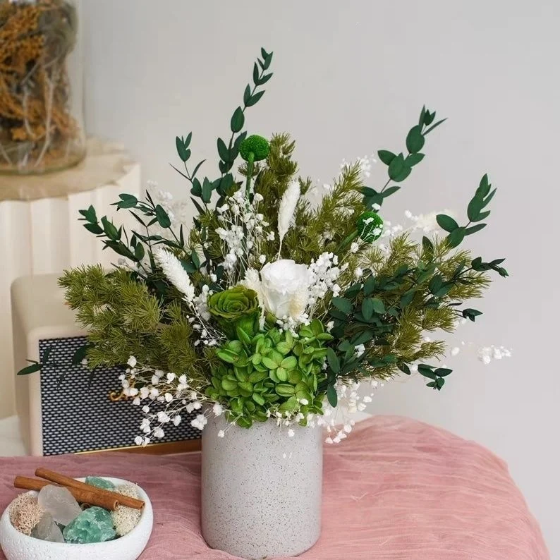 Eleganter getrockneter Blumenstrauß
