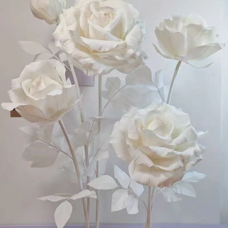 Elegante Dekorative Papierrosen Arrangement