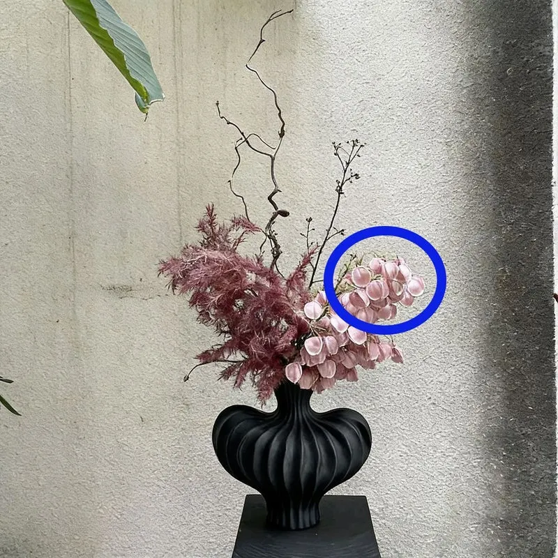 Elegante dekorative Blumenarrangement