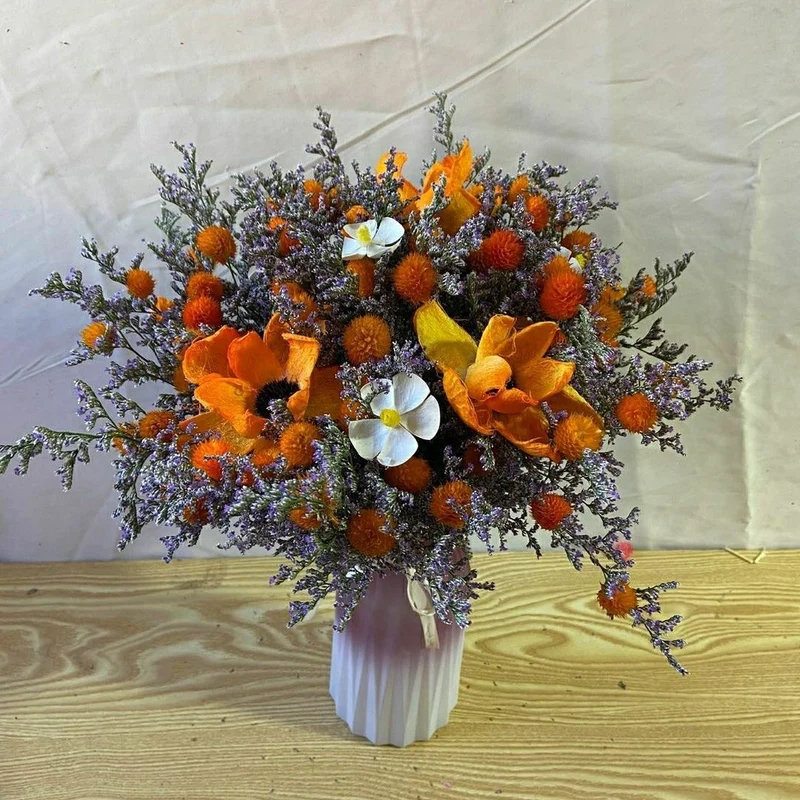 Natürlicher getrockneter Blumenstrauß