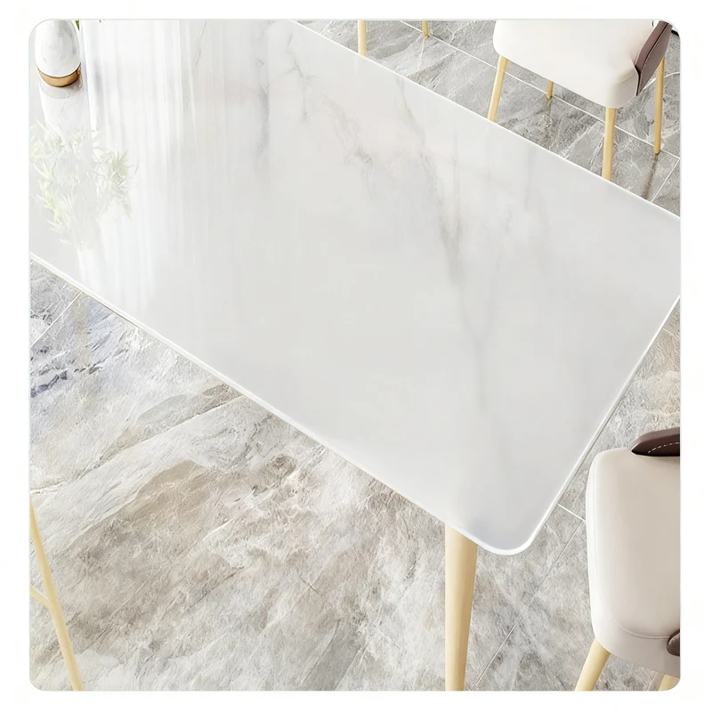 Transparente Schutzfolie für Tische und Möbel