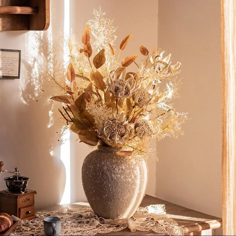 Künstlerischer getrockneter Blumenstrauß