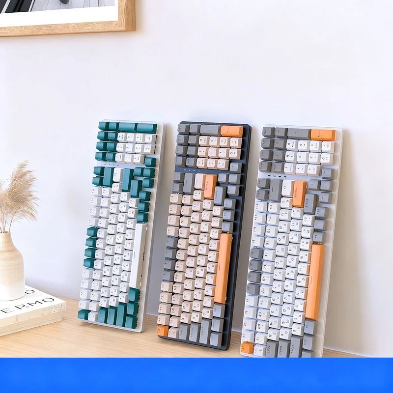 Mechanische Tastatur mit kyrillischem Layout