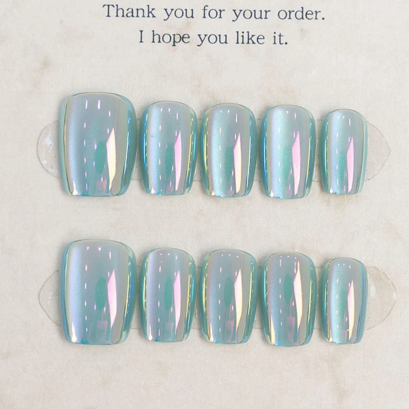 Stylisches Press-On-Nagelset mit schillerndem Finish Karnz