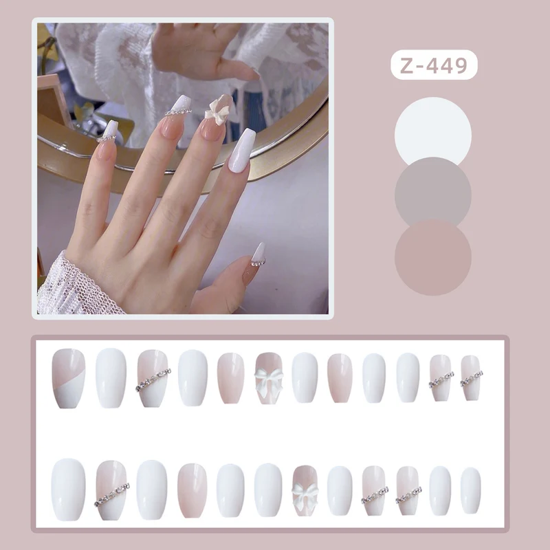 Premium Dekorative Press-On Nagelset mit Strassakzenten Karnz