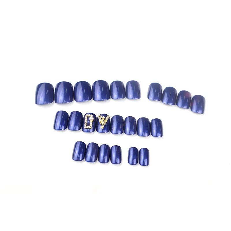 Premium dekorative Press-On Nail Set Karnz