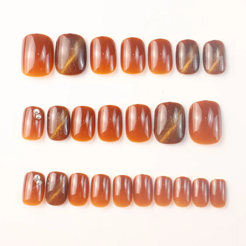 Strahlende Glossy Press-On Nagelkollektion Karnz