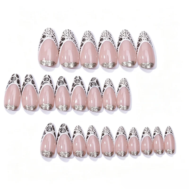 Glamouröse Stiletto Nagelkunst Karnz