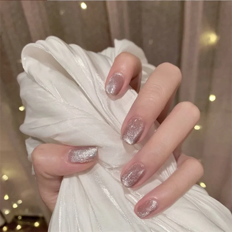 Glitzerndes Glam Press-On Nagelset Karnz