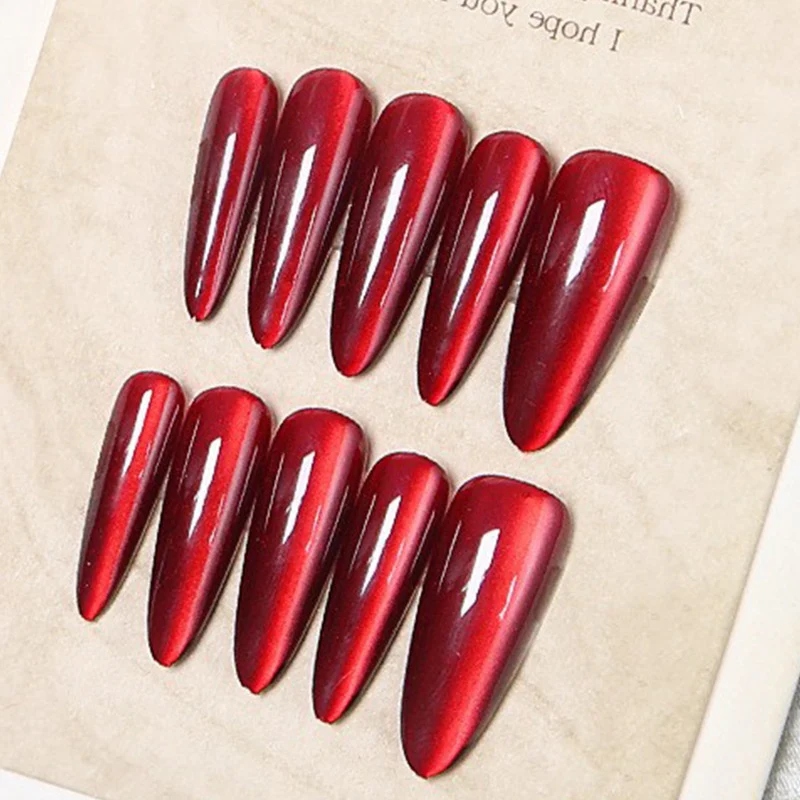 Glänzende Stiletto Press-On Nägel Karnz