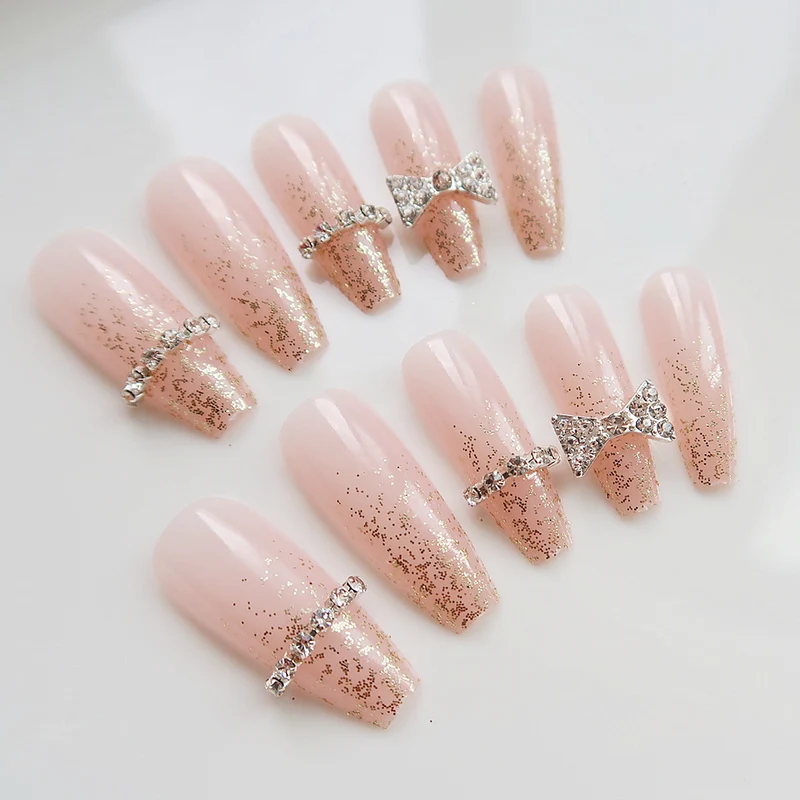 Luxus Glitzernde Press-On Nagelkunst Karnz