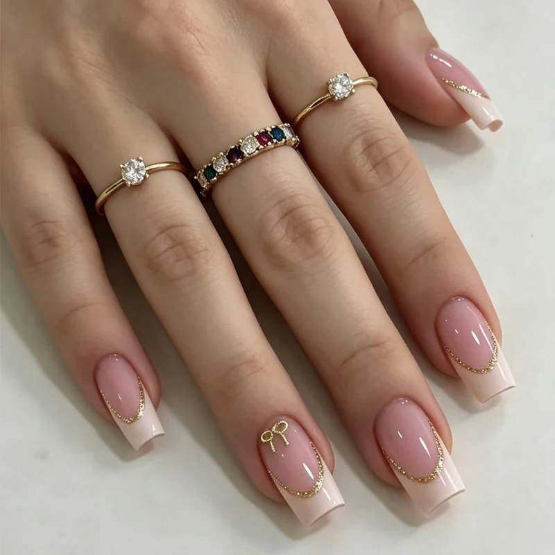 Elegante Französische Spitze Nagelkunst Karnz