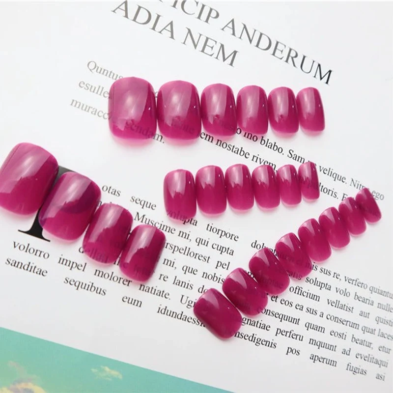 Glänzendes Press-On-Nagelset mit funkelndem Finish Karnz