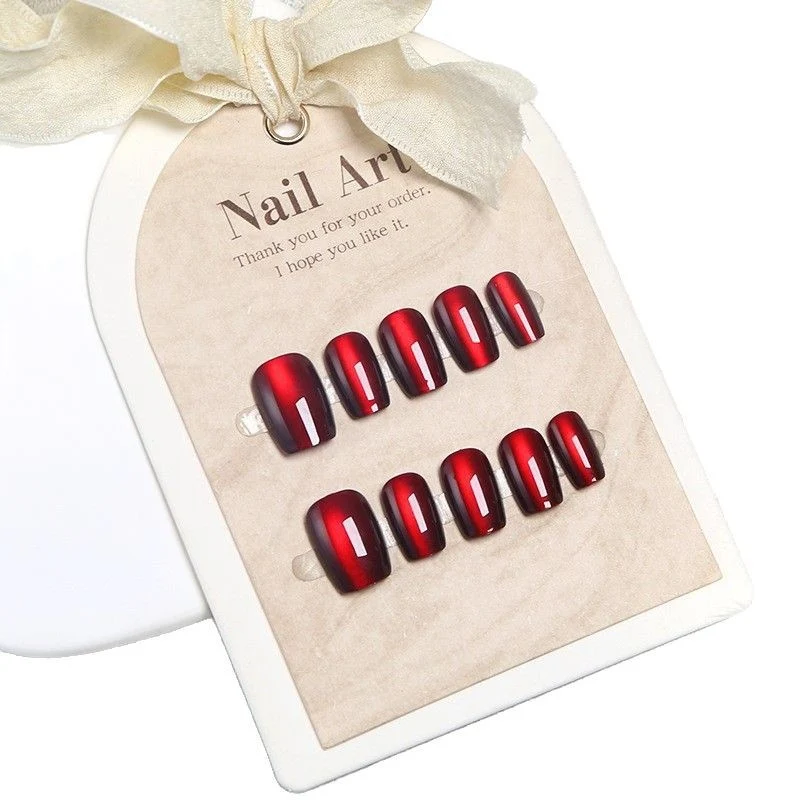 Glänzendes Press-On Nagelset mit elegantem Finish Karnz