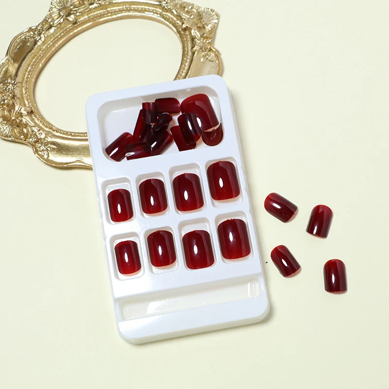 Glossy Press-On Nail Set Karnz