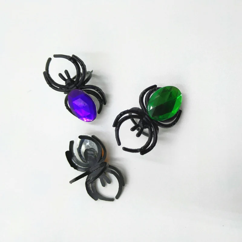 Realistische Halloween-Spinnen-Dekorationen Karnz