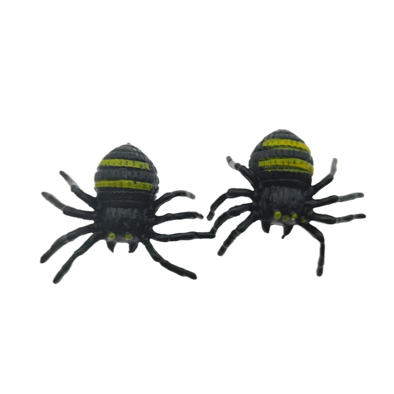 Realistische Dekorative Spinnenfiguren Karnz