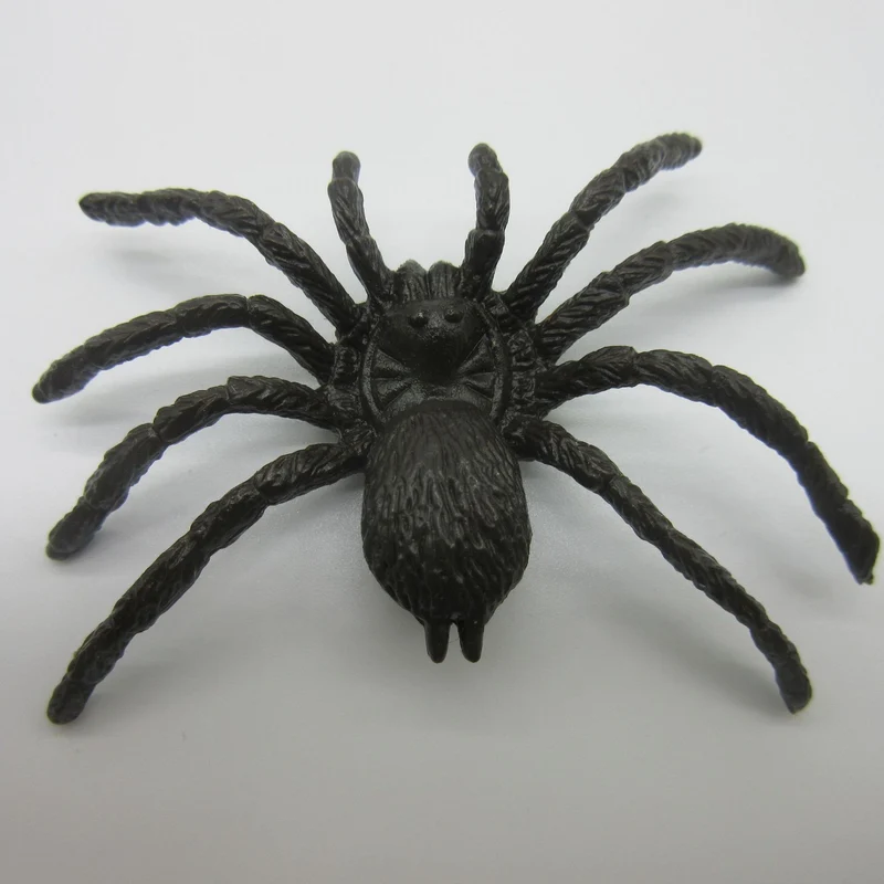 Realistische gruselige Krabbelspinnen-Figurinen Karnz