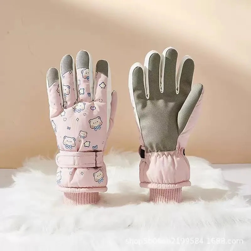 Niedliche cartoonartige Winterhandschuhe Karnz