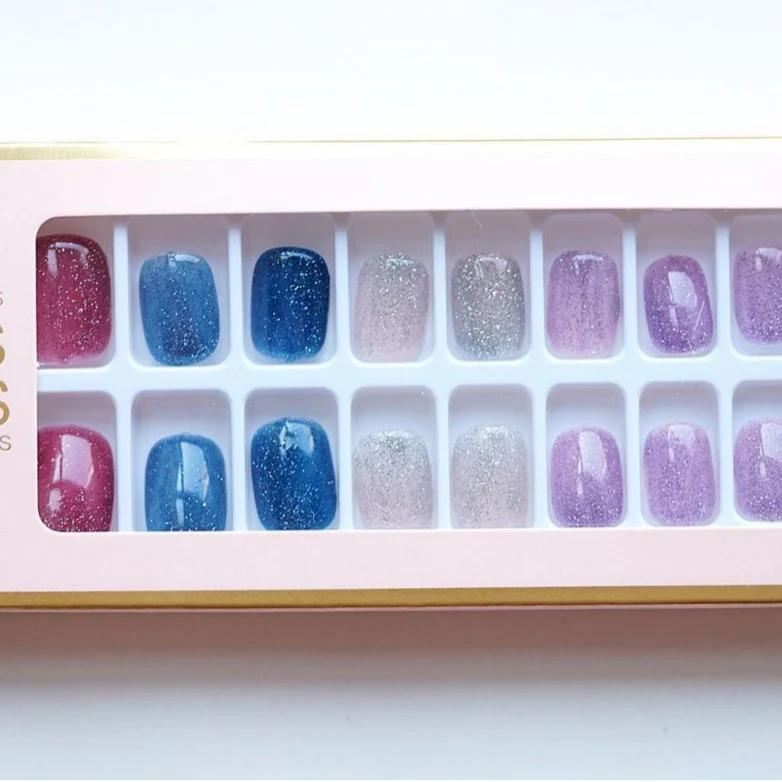 Glitzernde Press-On Nagel Kollektion Karnz