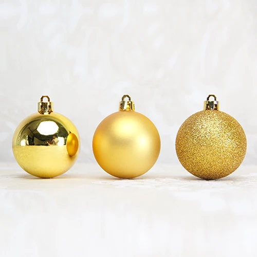 Dekorative Weihnachtskugeln Karnz