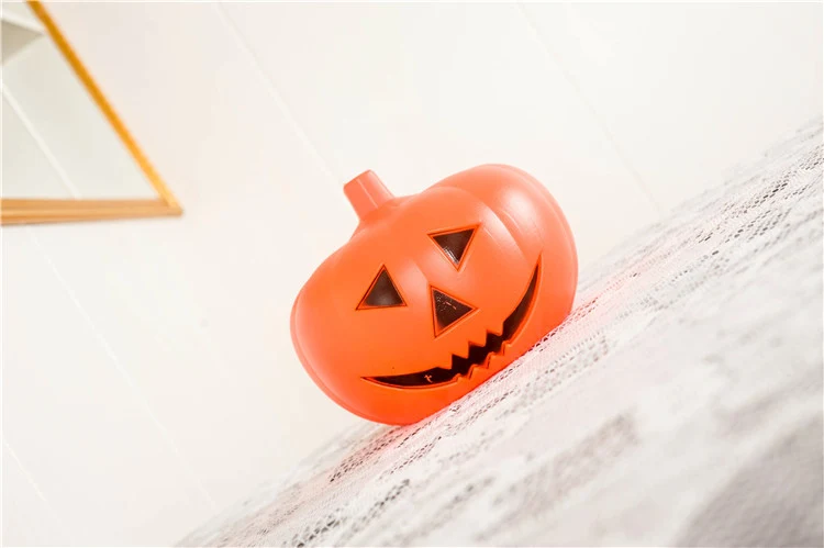 Dekorative Halloween-Kürbisse Karnz