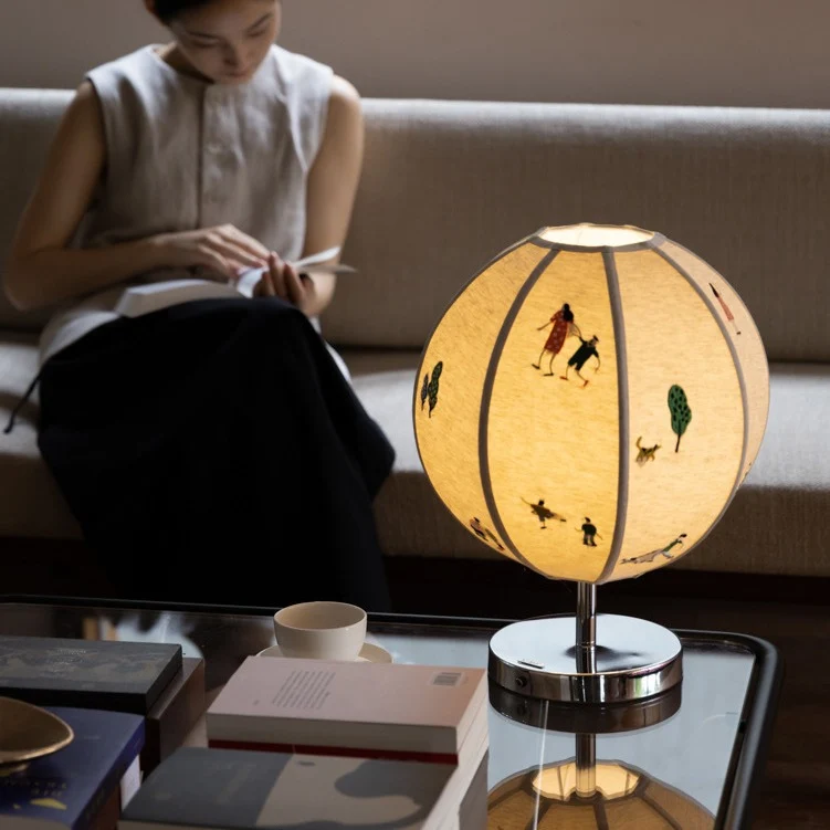 Dekorative Tischlampe für Frauen