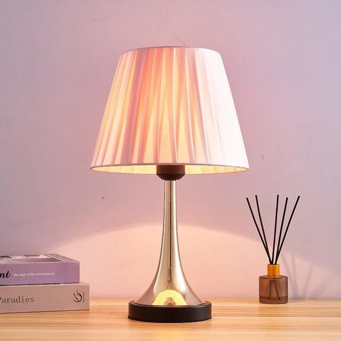 Elegante moderne Tischlampe