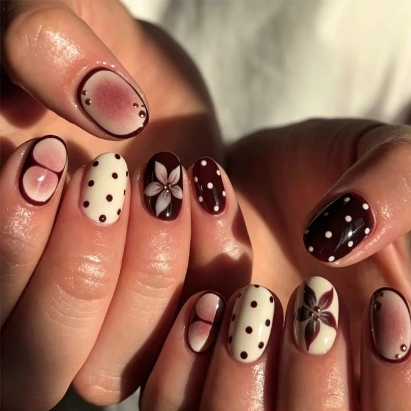 Elegantes Floral Design Press-On Nagelset Karnz