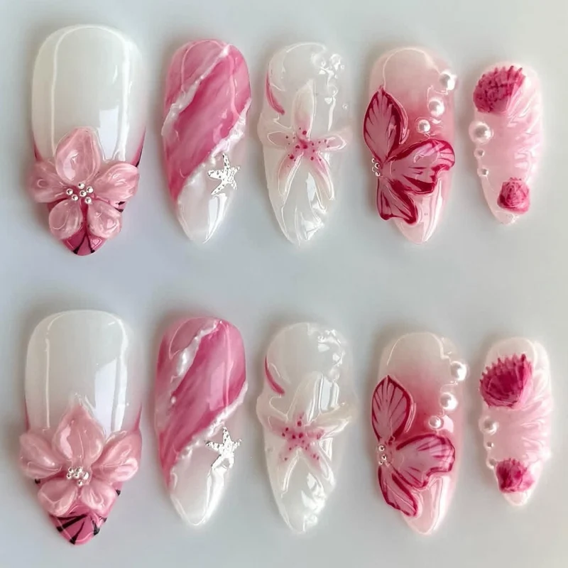 Elegantes mit Blumenakzenten verzierter Press-On-Nagel-Set Karnz