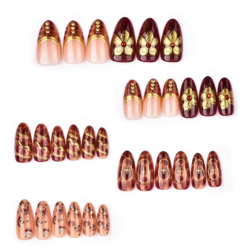 Elegantes dekoratives Press-On-Nagelset Karnz