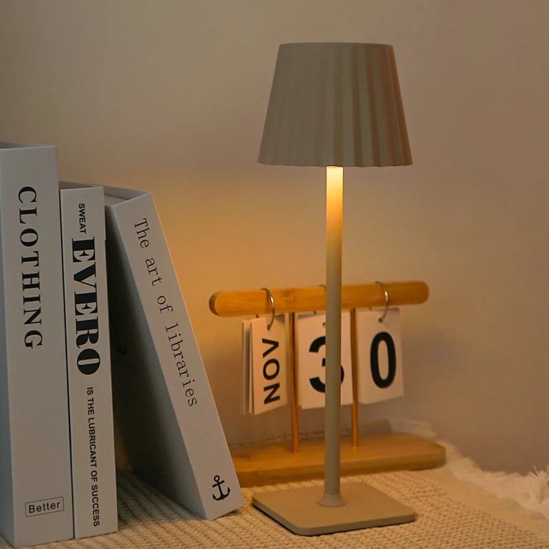 Minimalistische Säulen Tischlampe