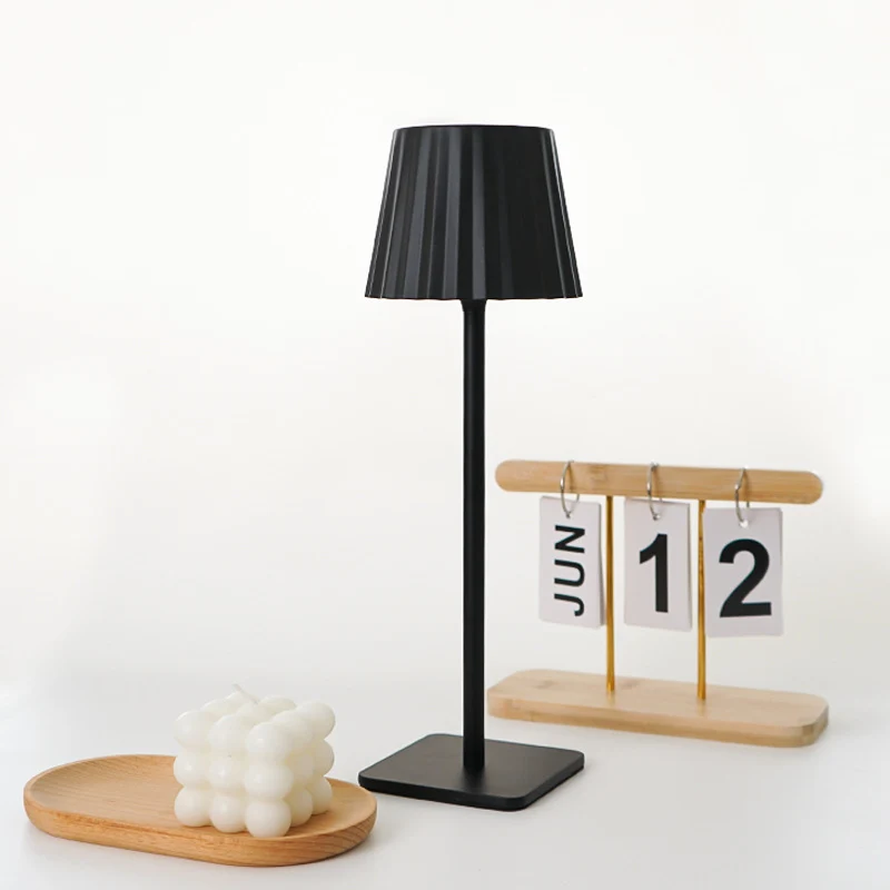 Minimalistische Säulen Tischlampe
