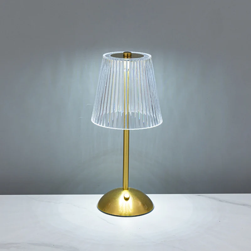Kristallakzentierte moderne Tischlampe