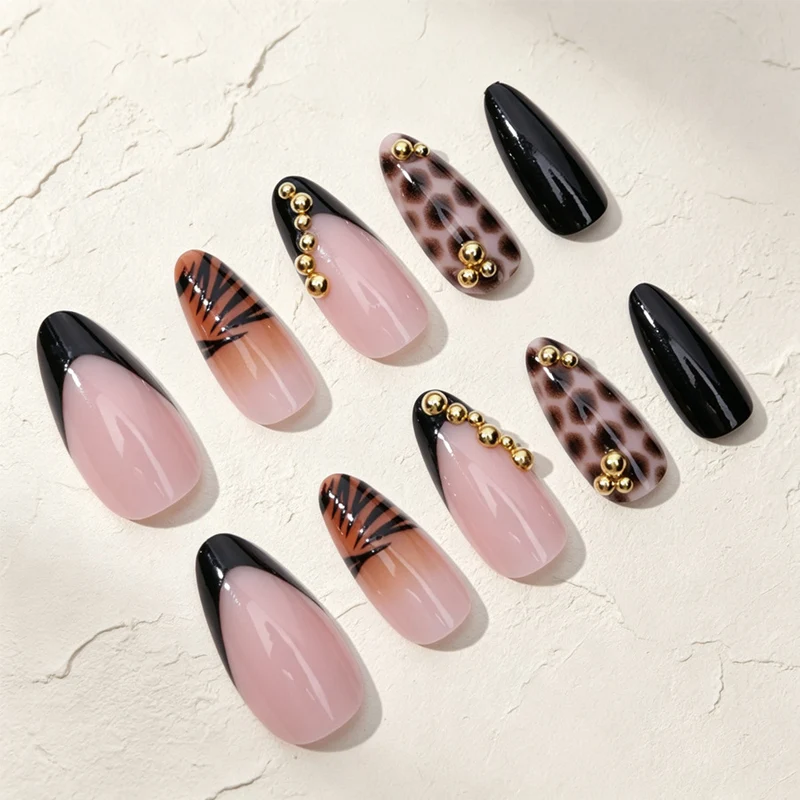 Kreatives Stiletto-Nageldesign Karnz