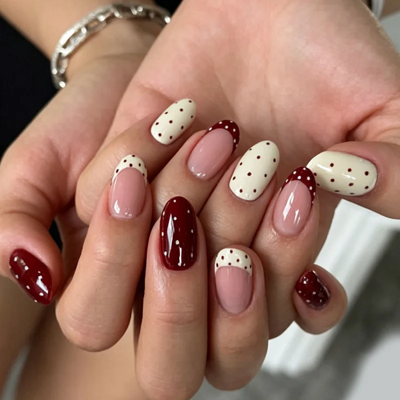 Chic Polka Dot Nagelkunst Set Karnz