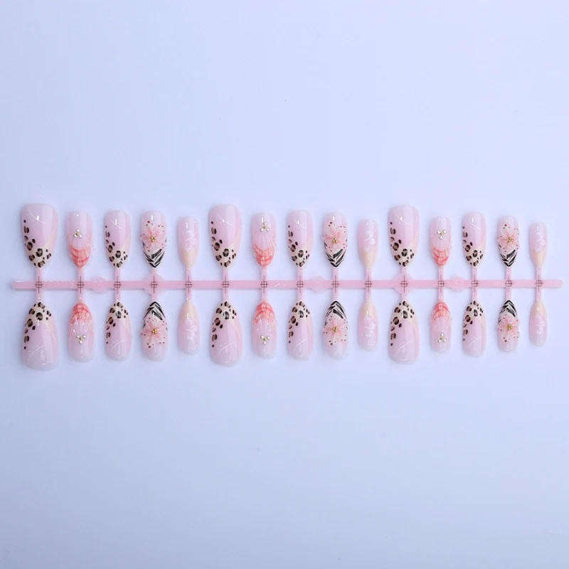 Chic Floral Design Press-On Nail Set Karnz