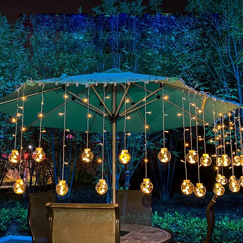 Karnz LED Lichtervorhang außen – Kugel-Lichterkette, IP44, warmweiß